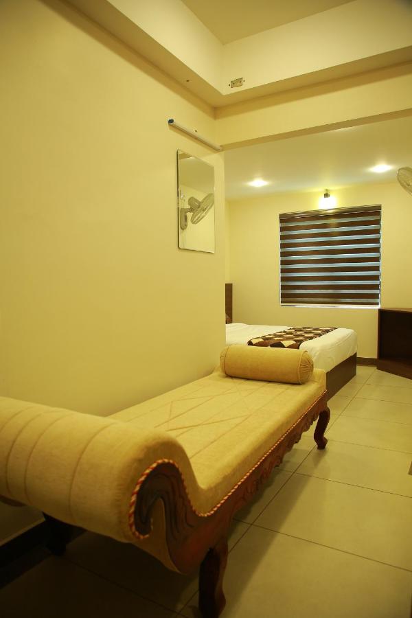 Kalathil Tourist Home Kunnamkulam 外观 照片