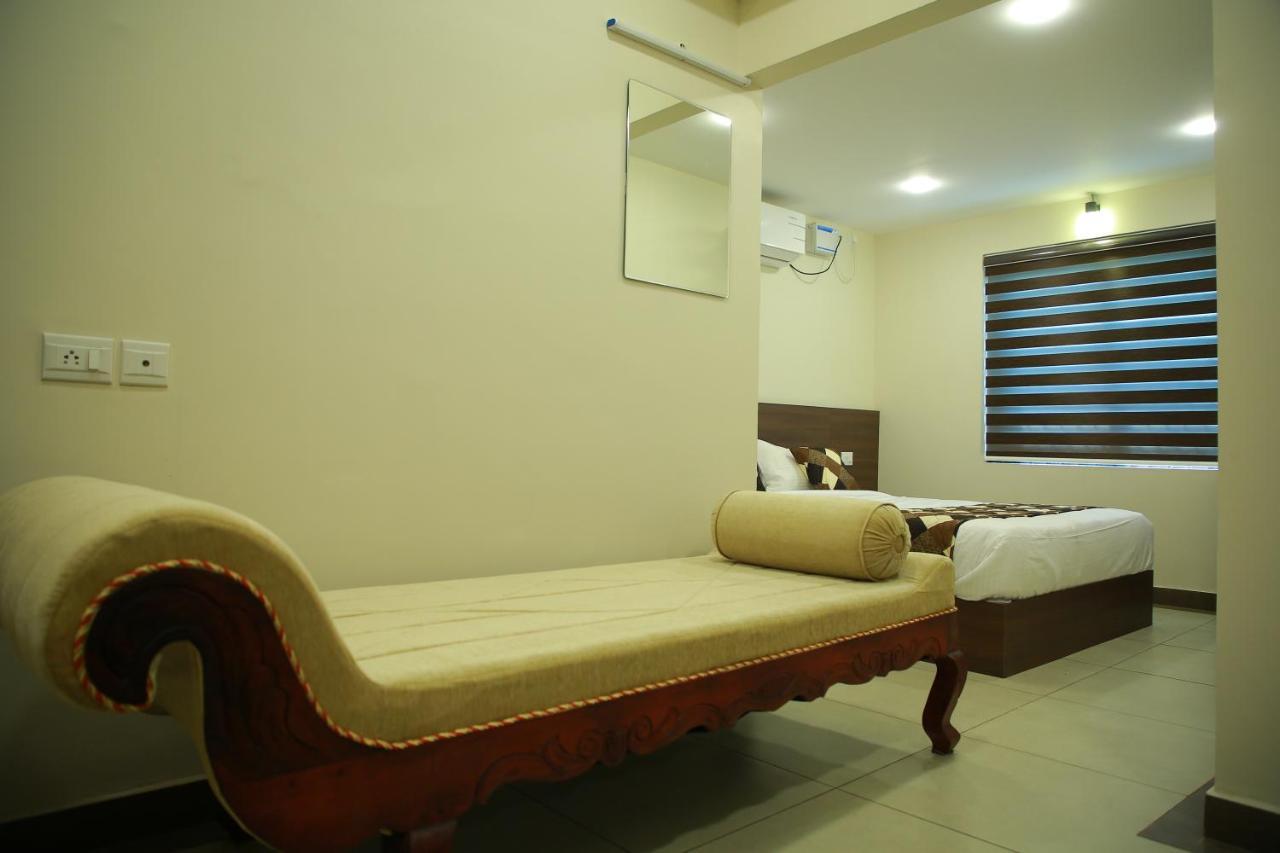 Kalathil Tourist Home Kunnamkulam 外观 照片