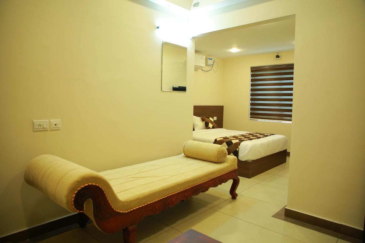 Kalathil Tourist Home Kunnamkulam 外观 照片