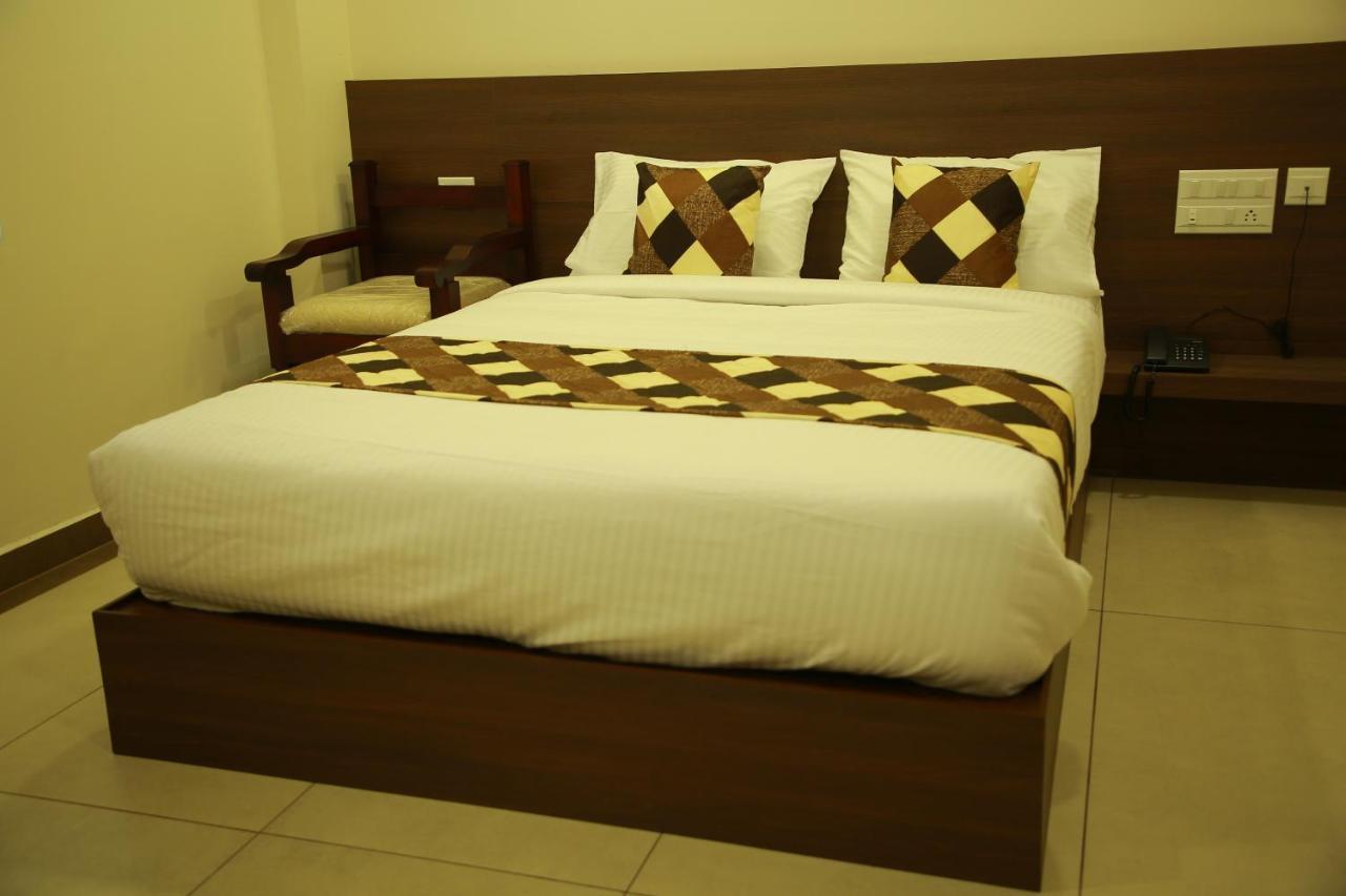 Kalathil Tourist Home Kunnamkulam 外观 照片