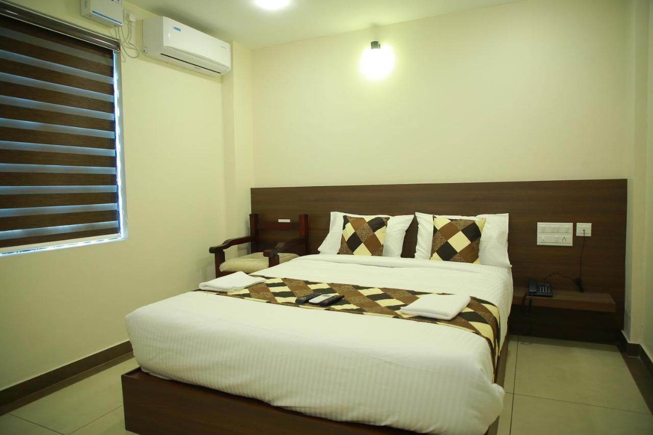 Kalathil Tourist Home Kunnamkulam 外观 照片