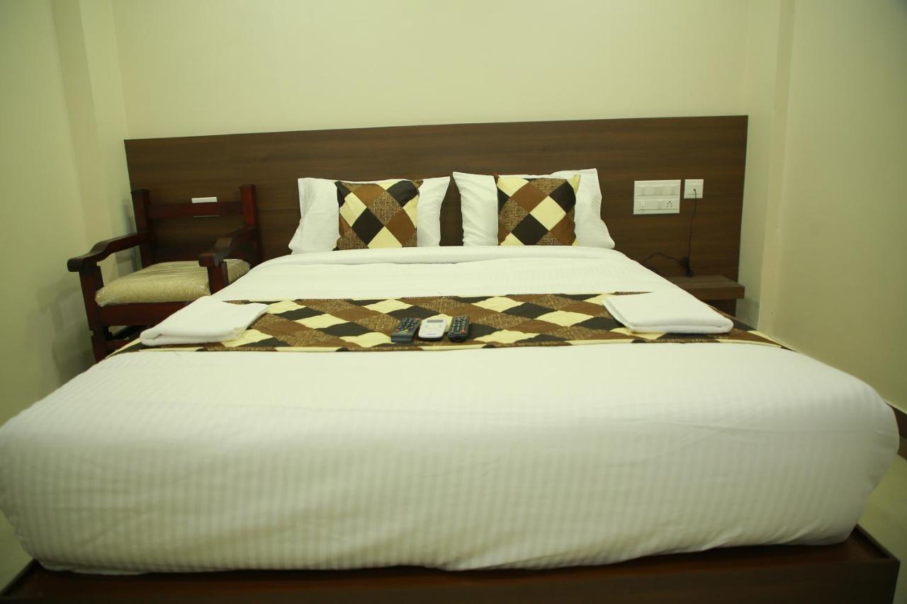 Kalathil Tourist Home Kunnamkulam 外观 照片