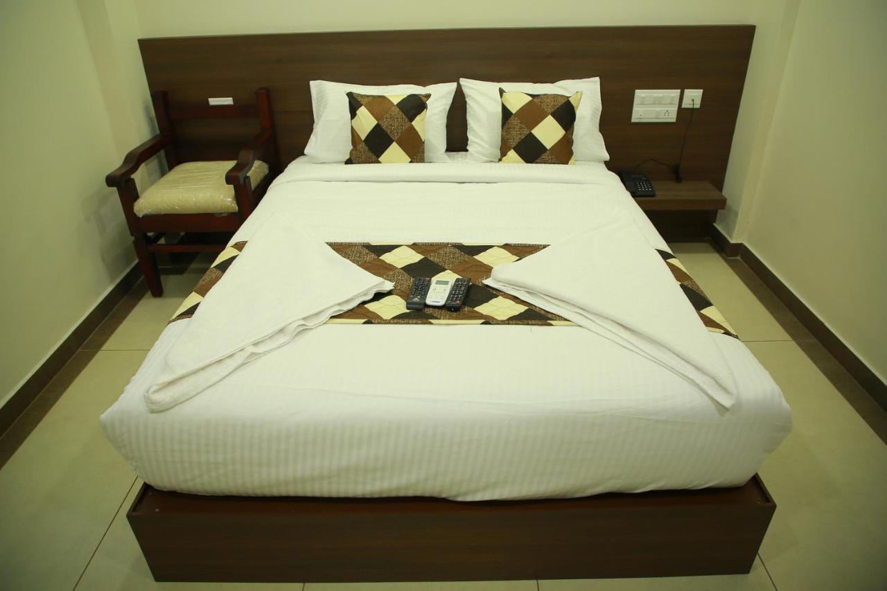 Kalathil Tourist Home Kunnamkulam 外观 照片